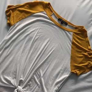 Yellow and white cropped tee